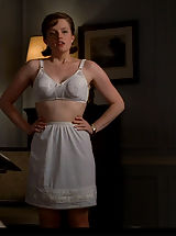 Celebrity Babes: Elisabeth Moss