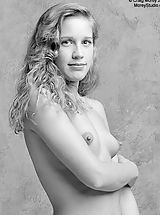 Hard Nipple Babes: Nikki C1  unveils her amazing blinkers