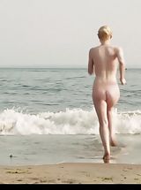 Celebrity Babes: Dakota Fanning